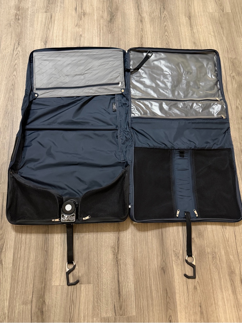 Samsonite Navy Travel Garment Bag with Shoulder Strap - Picture 13 of 15